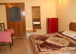 Hotel Raj Deluxe,75/2 Rajpur Road