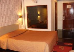 Hotel Honeymoon inn , The Mall 