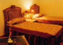 Hotel Solitaire , Mani Majra